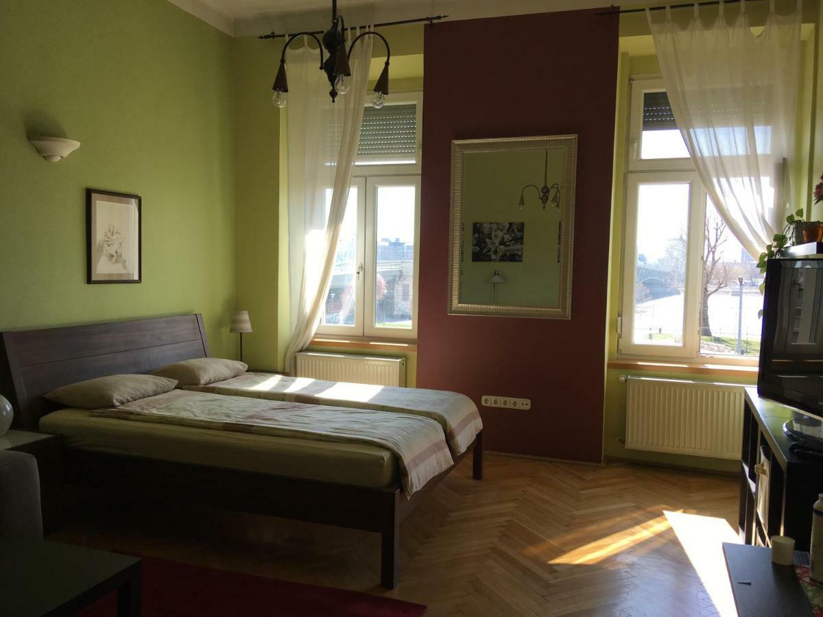 Along The Danube Apartment *